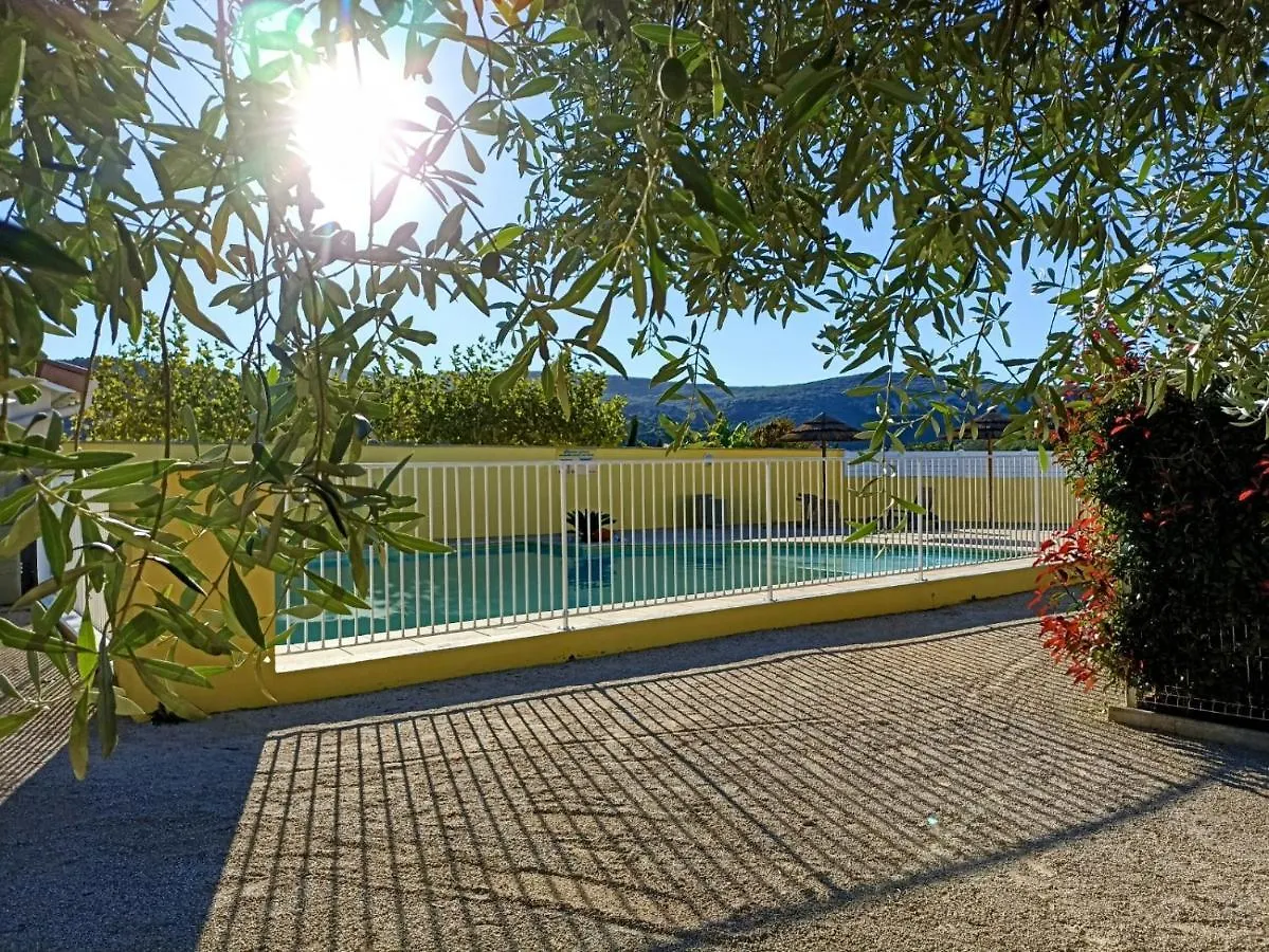 Le Gite De Marilou Classe 3 Etoiles Vallon Pont D'Arc, Residence Privee Piscine Vallon-Pont-d'Arc